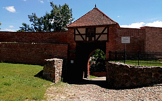 Średniowieczne mury obronne w Pasłęku zostaną wyremontowane. Koszt inwestycji to prawie 9,5 mln złotych